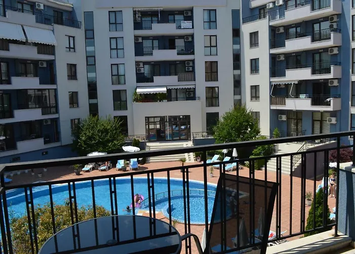 Complex Amphora Palace Aparthotel 3*