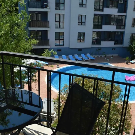 Aparthotel Complex Amphora Palace 3*
